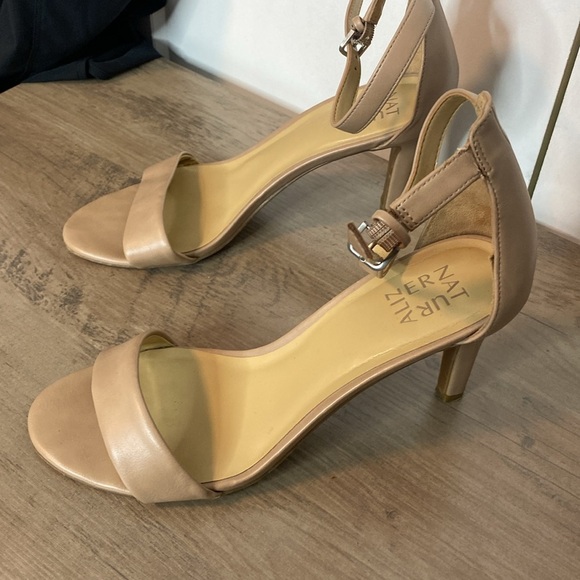 Naturalizer | Leah Beige Open-Toe Heels - 8.5 - Picture 5 of 8